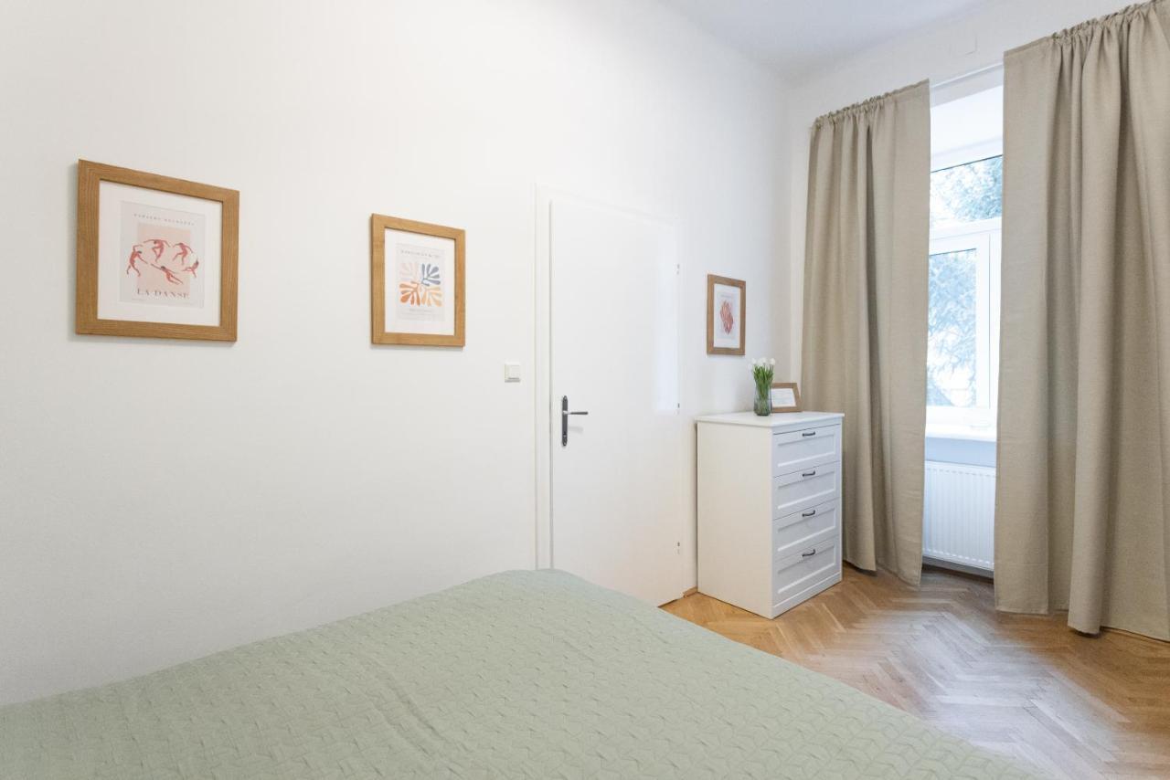 Apartment With Balcony - Trendy Neighborhood Wenen Buitenkant foto
